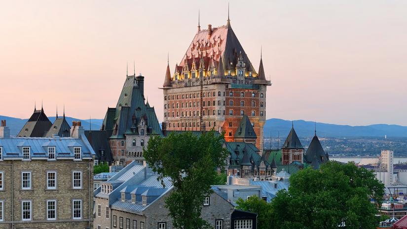 Quebec Imposes Curfew as COVID-19 Lockdown Measures