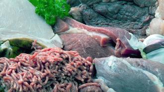 Is brown raw meat safe?