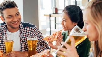 Quebec lifts capacity limits for restaurants and bars