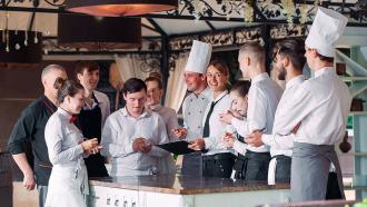 5 strategies for hiring and retaining food business staff